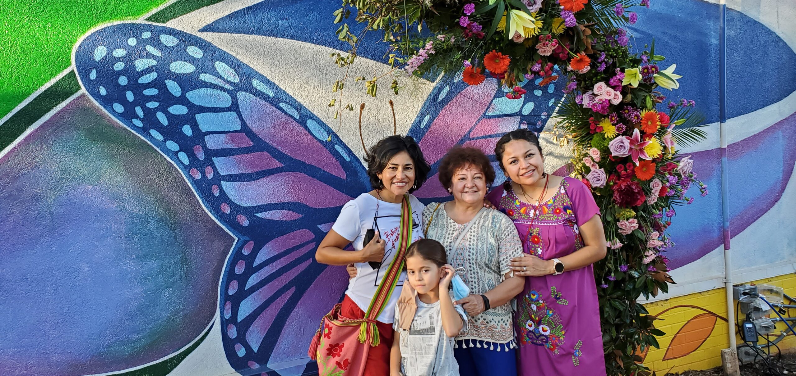 This year-end, give hope to a Latino familia